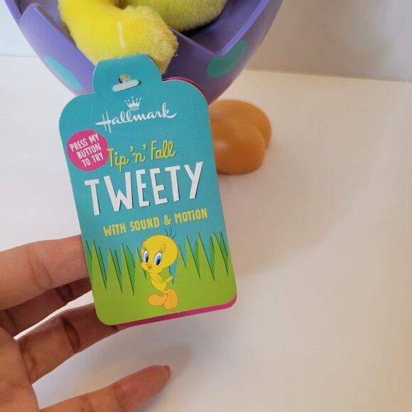 Hallmark Easter Tip ‘n’ Fall Tweety Bird Looney Tunes Sound Motion Plush - Picture 5 of 10